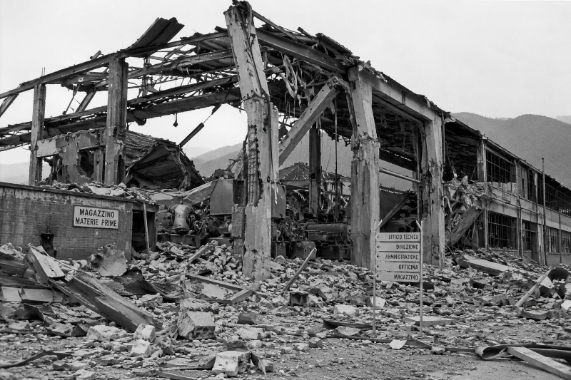 terremoto-friuli-stabilimento-industriale-distrutto