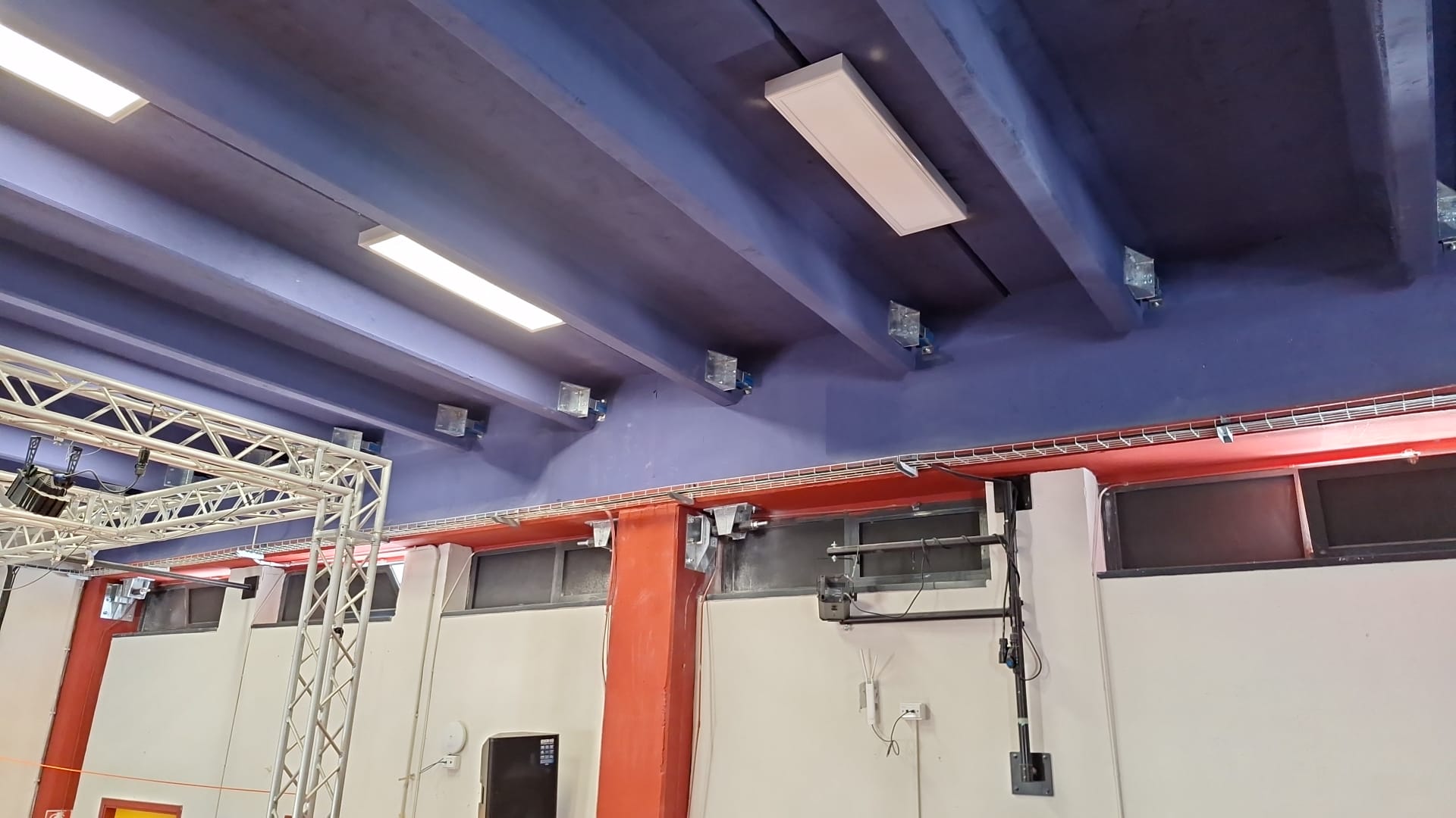 installazione-auditorium-scuola-don-tonino-bello-rutigliano